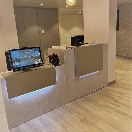 De L'etoile Otel 3*