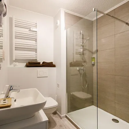 De L'etoile Hotell 3*