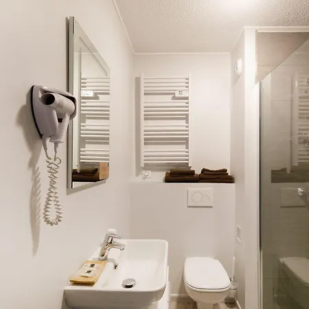 Otel De L'etoile 3*