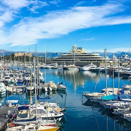 Hotel De L'étoile 3*