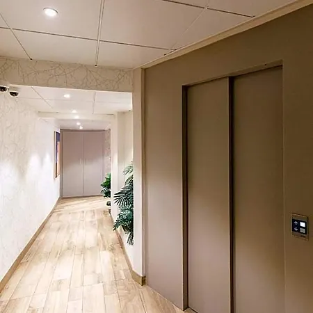 Otel De L'etoile 3*