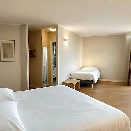 De L'etoile Otel 3*